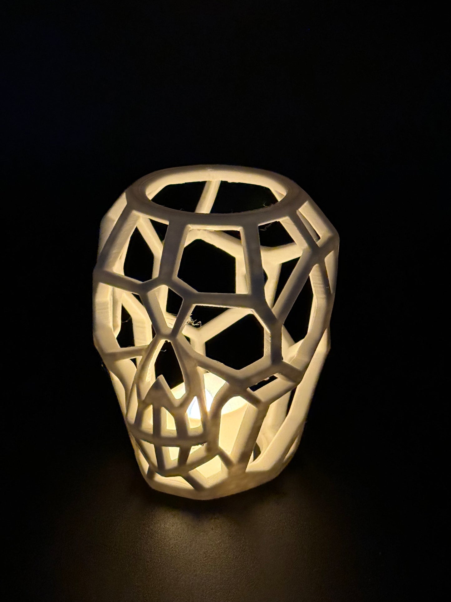 Geometric Skull Tealight Holder – 3D Printed LED Candle Cover (Flameless Use Only)