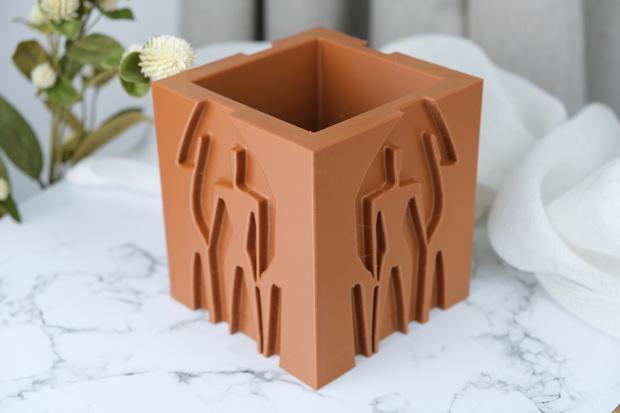 Abstract Humanoid Art Vase – 3D Printed Modern Decor